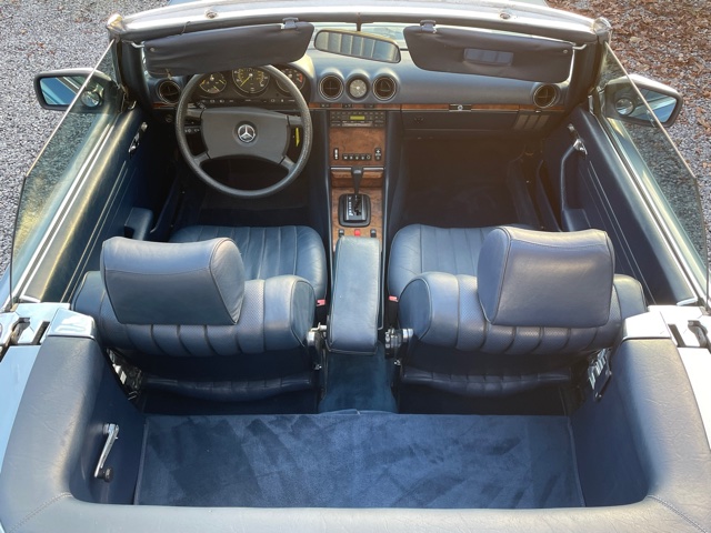Mercedes 380 SL Cabrio R107 + Hardtop in Diamond Blue Metallic 1985 +MB Data +History