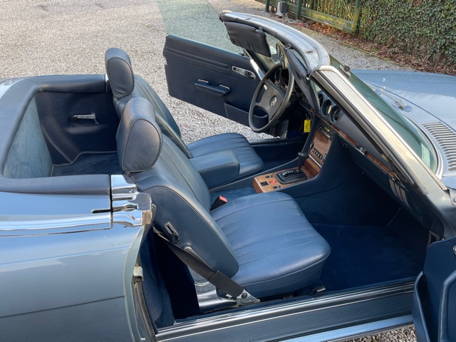 Mercedes 380 SL Cabrio R107 + Hardtop in Diamond Blue Metallic 1985 +MB Data +History