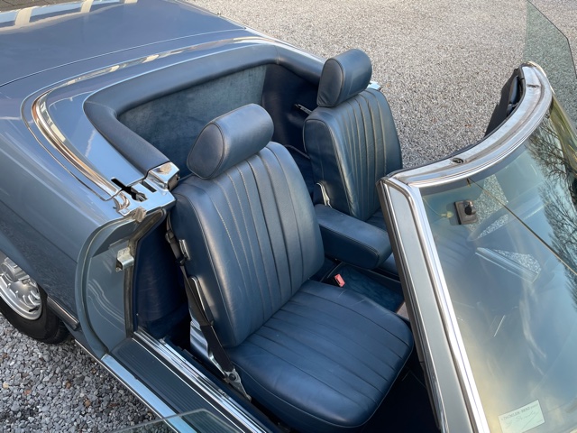 Mercedes 380 SL Cabrio R107 + Hardtop in Diamond Blue Metallic 1985 +MB Data +History