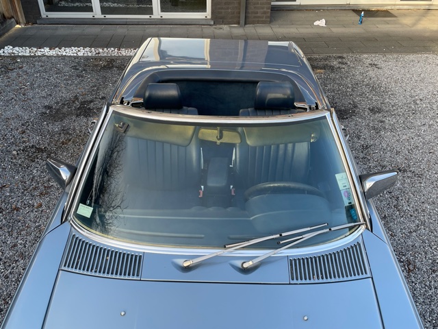 Mercedes 380 SL Cabrio R107 + Hardtop in Diamond Blue Metallic 1985 +MB Data +History