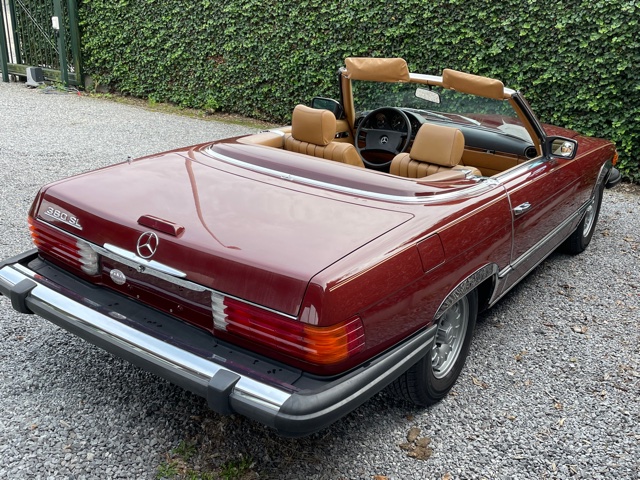 Mercedes 380 SL R107 Roadster Orient red /Leather light brown ( 2 Owners the were brothers)